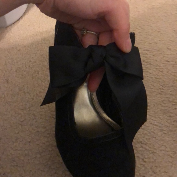 Black bow heels - Picture 3 of 3